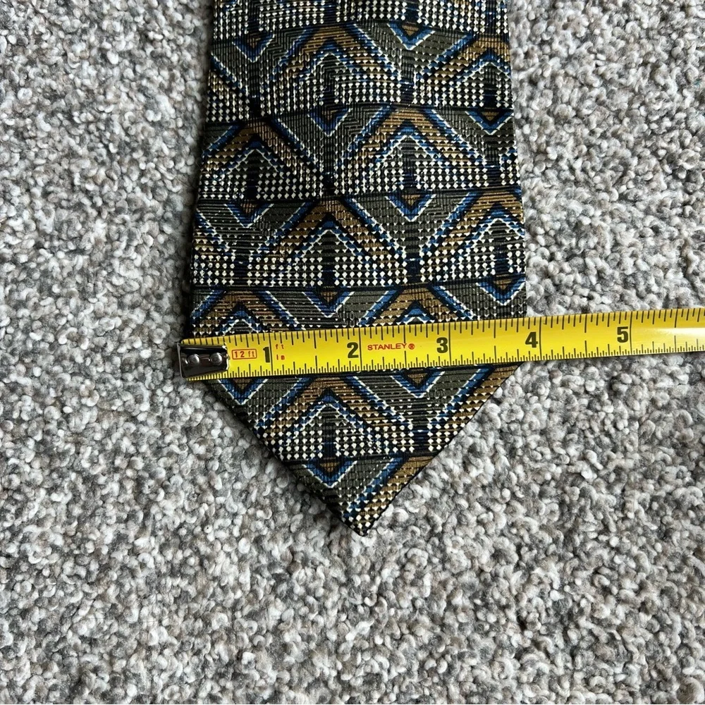 Jhane Barnes Geometric Olive/Blue 100%‎ Silk Tie, 57”